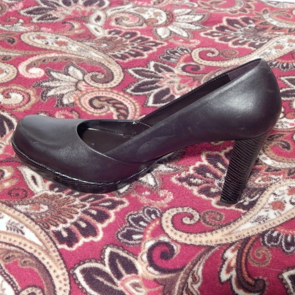 Gianni Bini rounded toe heeled shoe in Womens - Picture 4 of 6